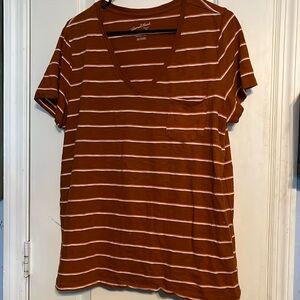 Universal Thread size Large rust colored t-shirt with white stripes. LIKE NEW